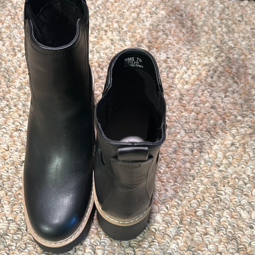 Dolce Vita lug sole boots black vegan leather 3.” Heel 1” platform.